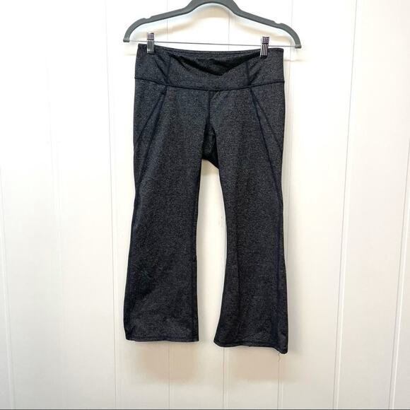 Athleta Ananda Crop Power Up Split Leg Size Small Gray - Picture 1 of 9